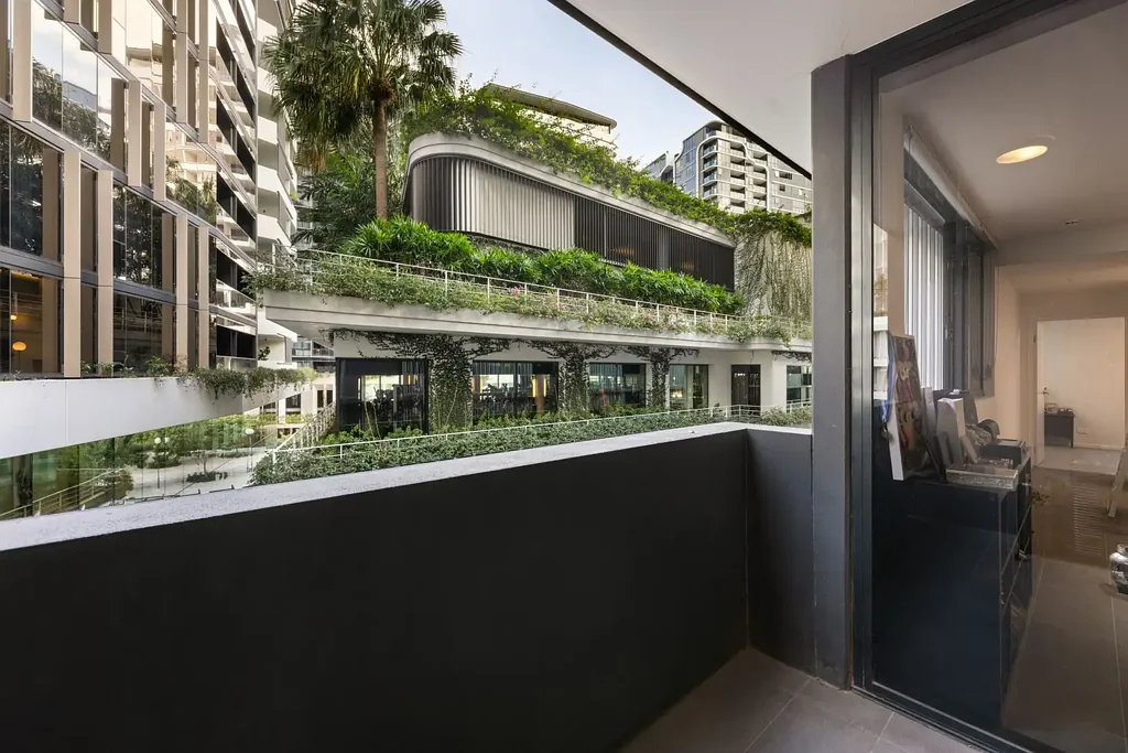 220/30 Festival Place, Newstead, QLD 4006