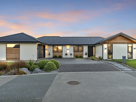Rolleston 4房  Style, Space & Urgency - This One Won't Wait!