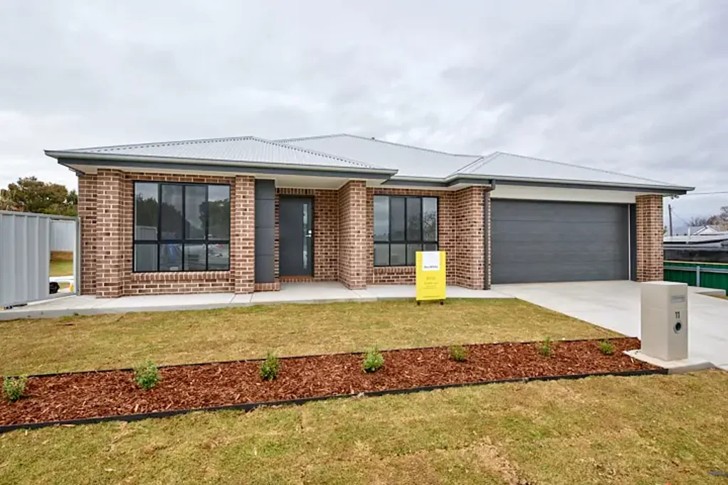 11 Duke Street, Junee, NSW 2663