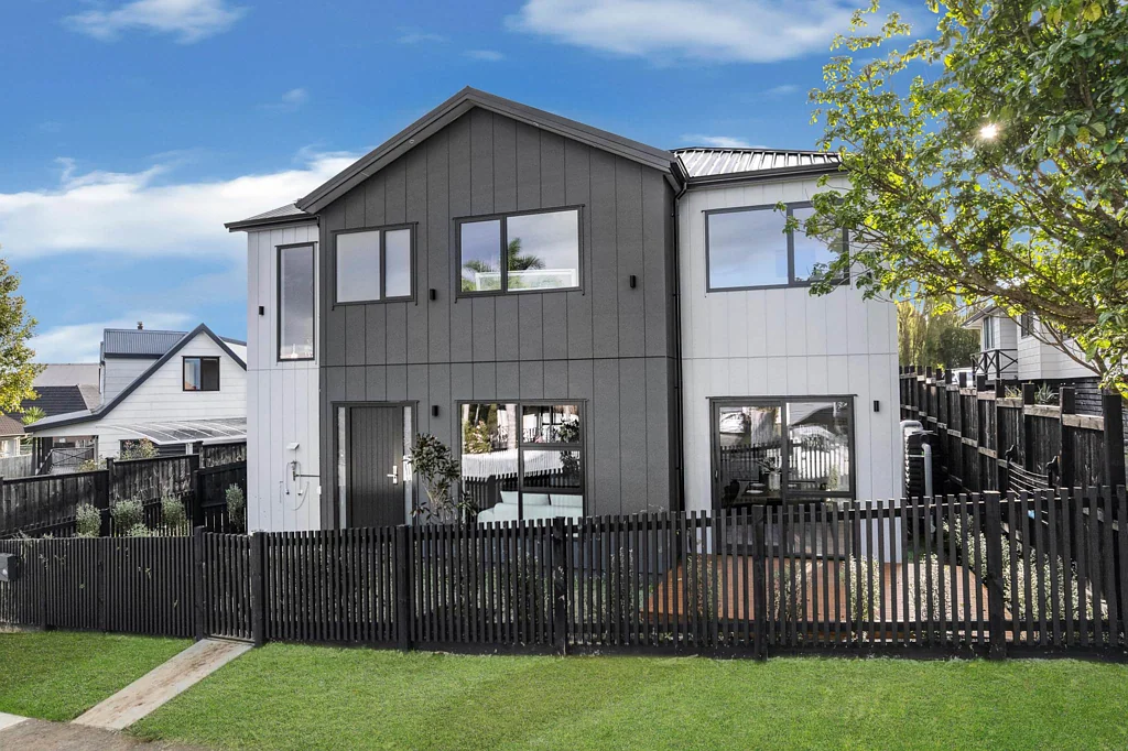 Botany Downs 4 Slaapkamer Brand-New Contemporary Elegance in Botany Downs