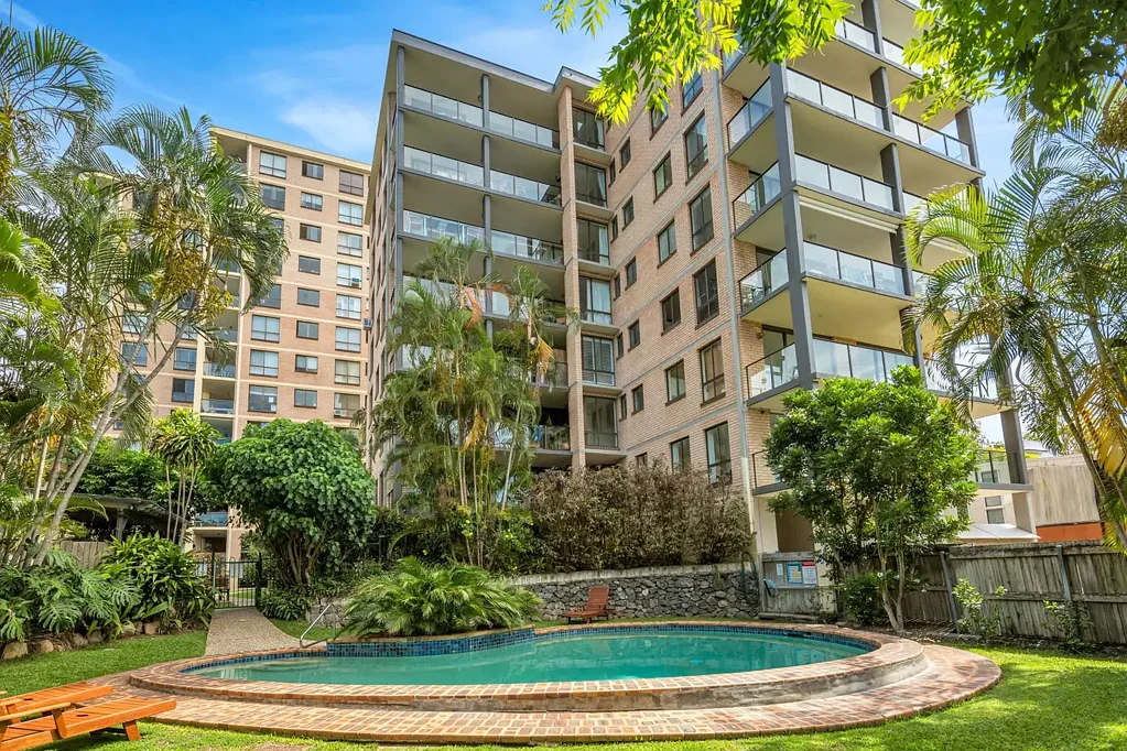 St Lucia 3Moenga Spacious family sized apartment with delightful courtyard