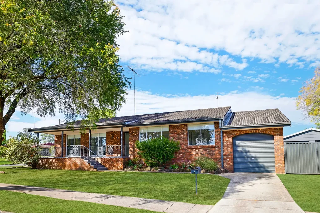 South Penrith 4 Bedroom Four-Bedroom Home on Corner Block