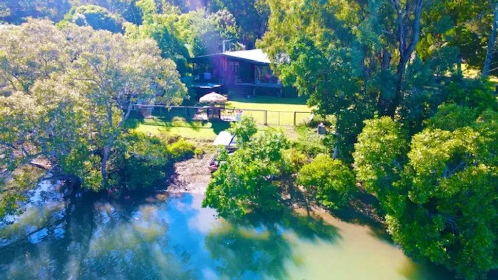 22 Cotton Tree Avenue, Macleay Island, QLD 4184