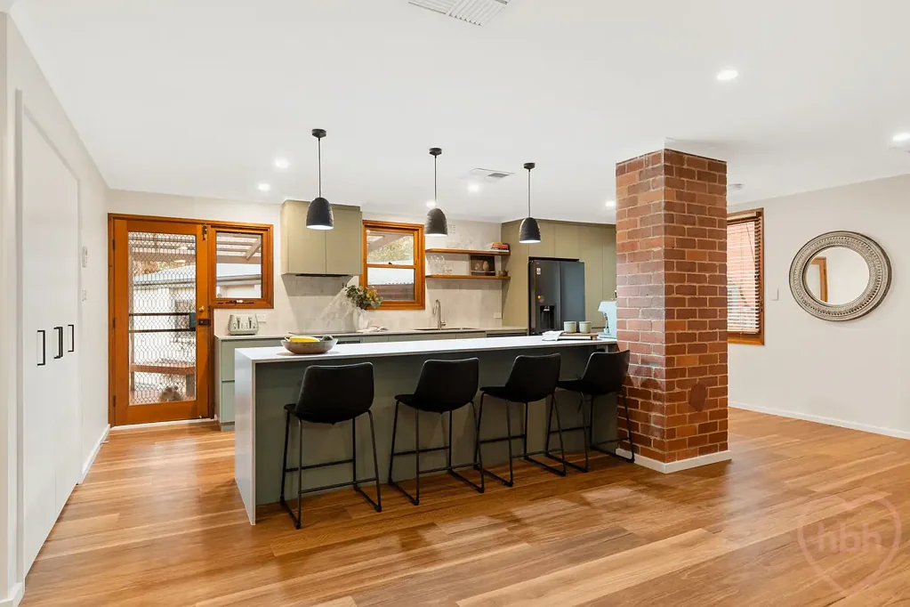 Downer 5 Bedroom All the hard work is done - just move in and enjoy the lifestyle on offer in this family friendly street.