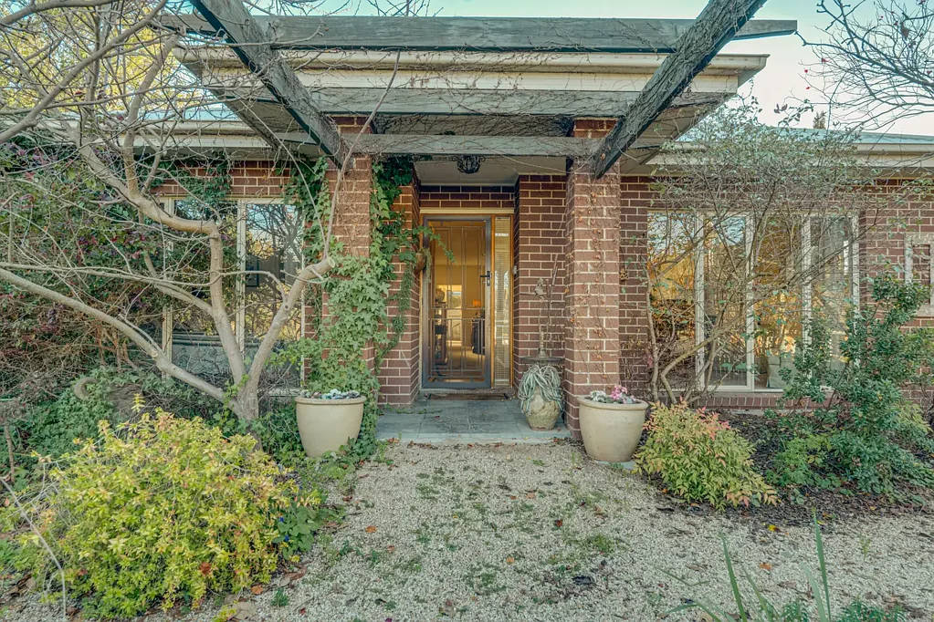 Mansfield 3房  Spacious, Comfortable Living with Outstanding Potential