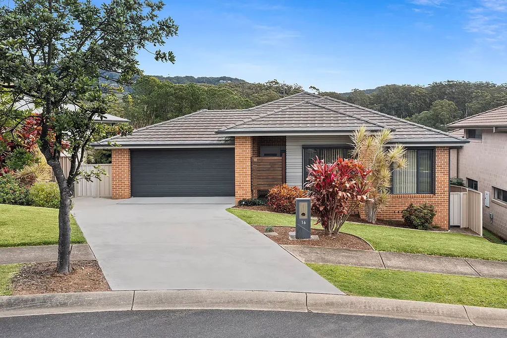 16 Bruce Taylor Circuit, Korora, NSW 2450
