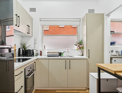 2/4-6 Coogee Bay Road, Randwick, Eastern Suburbs, 2 phòng ngủ, 1 phòng tắm, Apartment
