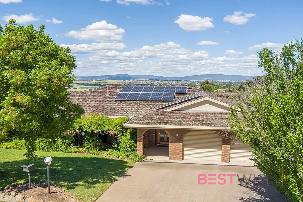 11 Dunrossil Crescent, West Bathurst, NSW 2795