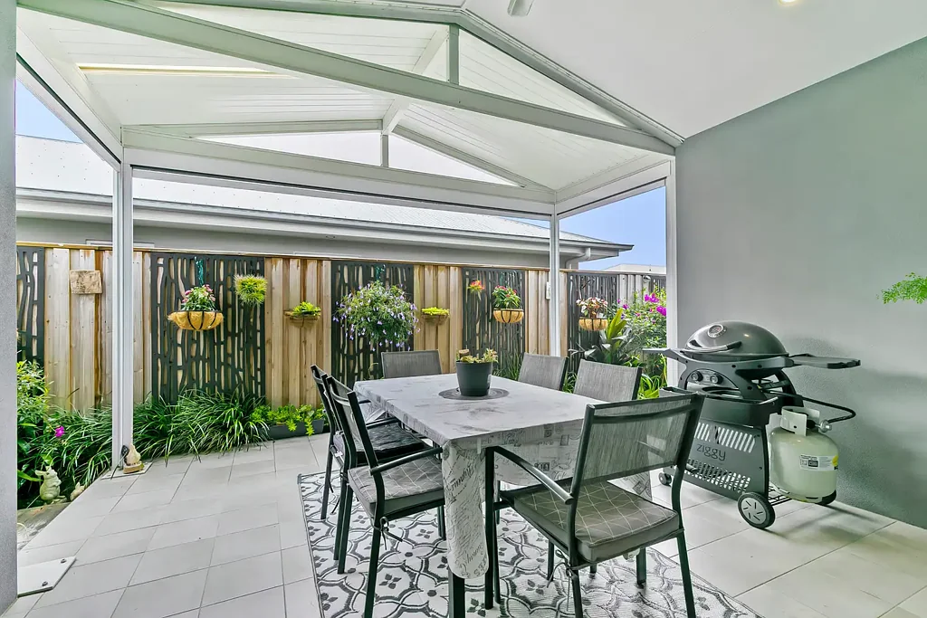 Burpengary 2ਬੈੱਡਰੂਮ Prime Corner Location - Unmatched Street Appeal!
