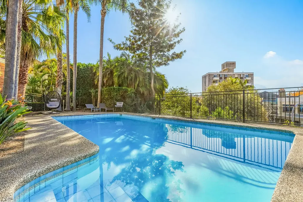 Spacious Furnished Three Bedroom Townhouse In Coveted Double Bay