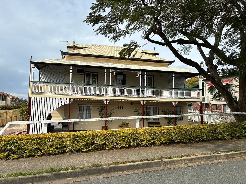 East Ipswich 12ห้องนอน Off Market Opportunity on Two Homes, Endless Possibilities on 1045sqm