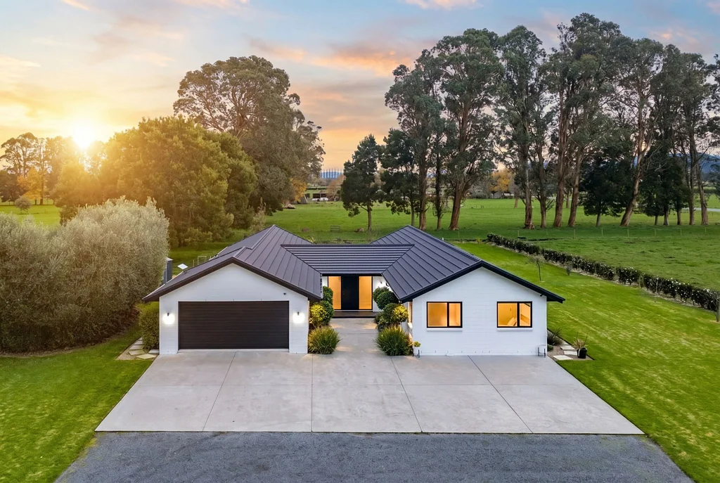 Whitikahu 5 Bedroom Modern Lifestyle Living on 1.6 Hectares