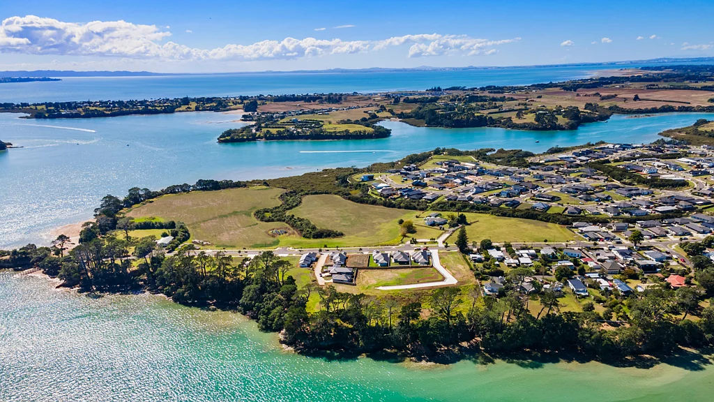 Glenbrook  12 Opportunities, dream location, waterfront views