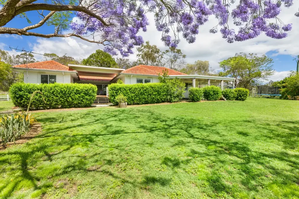 122 J Bell Road, Coochin, QLD 4310