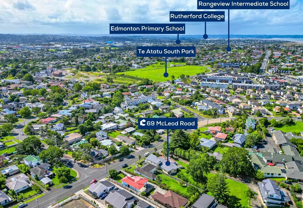 Te Atatu South 5 Bedroom 951m²  MHU Site - RC Submitted (7 Homes)