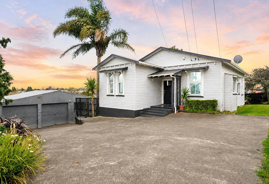 Manurewa 3 Bedroom Magic Character + Massive Land