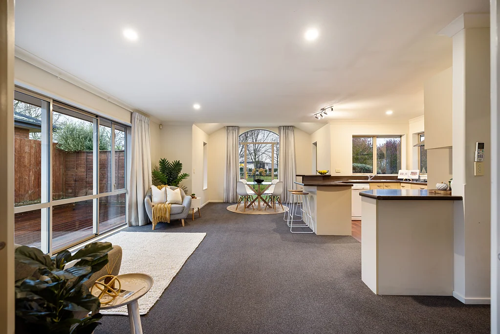 Aidanfield 4침실 Sought after location with sun, space & privacy