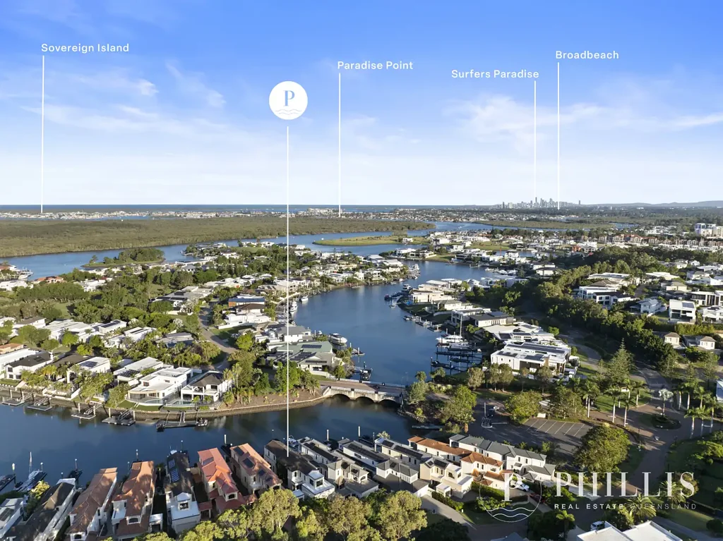 Hope Island 3房  Waterfront Renovators Dream. Free standing house
