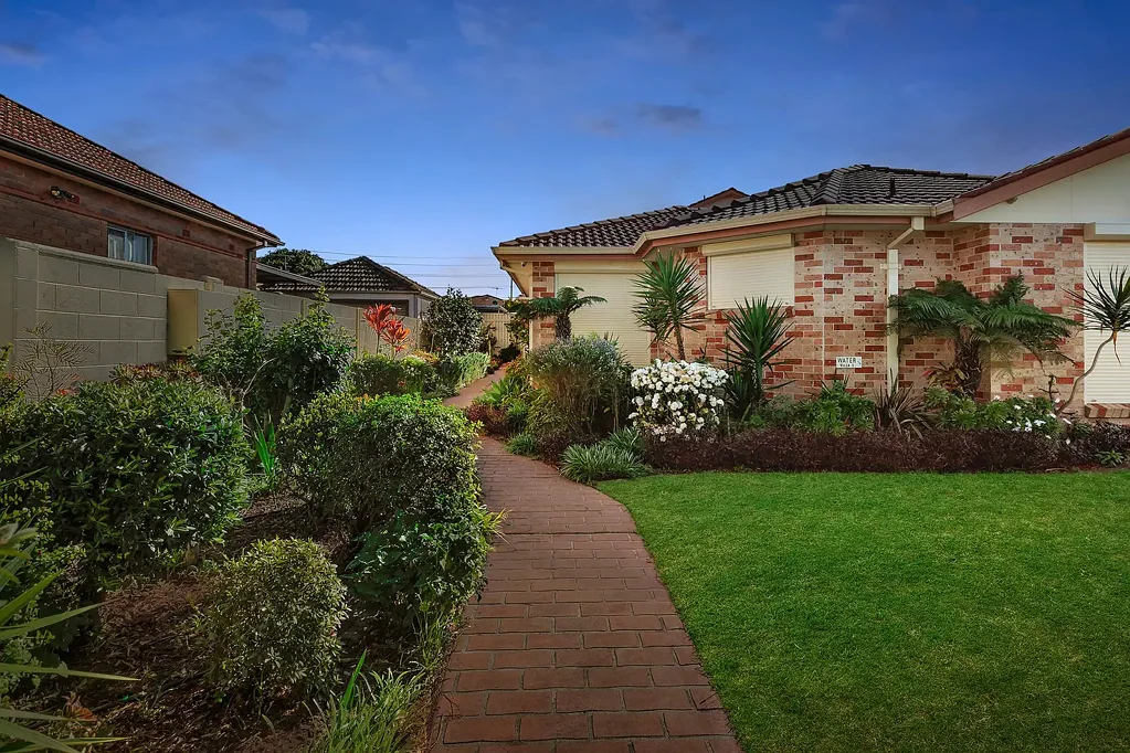 Sans Souci 2 Slaapkamer Sophisticated full brick villa in an exclusive boutique complex of 3