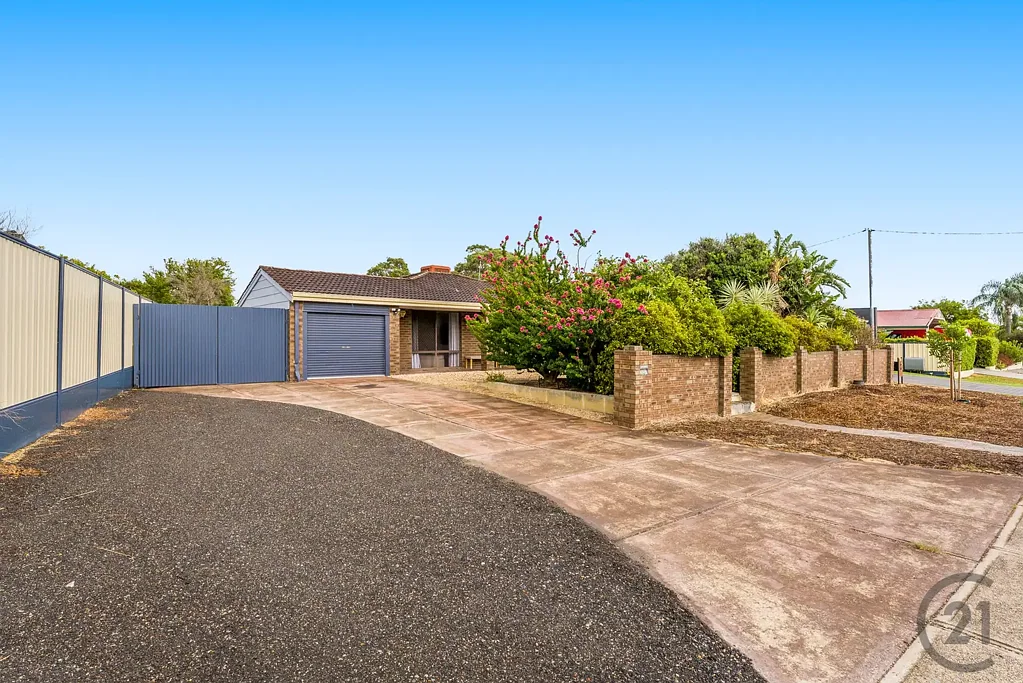 38 Agincourt Drive, Forrestfield, WA 6058
