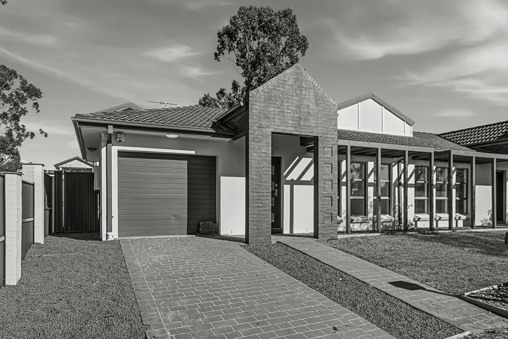 Cranebrook 3Kwarto Buy one, or buy both.......