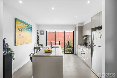 42 Ambrose Avenue, Cheltenham, VIC 3192, 3 slaapkamers, 3 badkamers, Townhouse