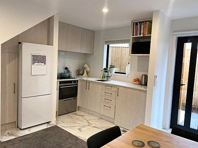 Modern One Bed Townhouse!