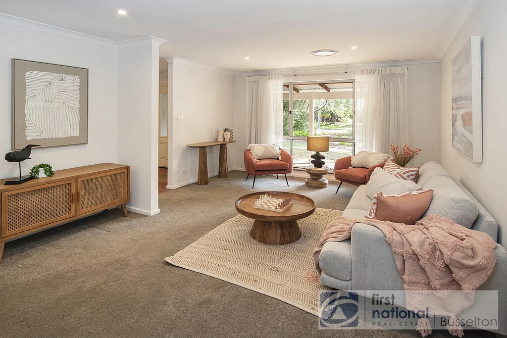 8 Kalgaritch Avenue, West Busselton, WA 6280