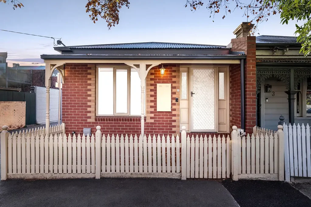 Flemington 2chambre Move-in Ready Comfort with Walk Everywhere Appeal