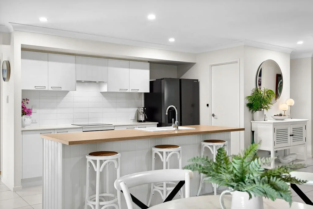 Sippy Downs 4कमरा Hamptons Style Stunner on 600m² - Your Dream Home Awaits - REF: 4354