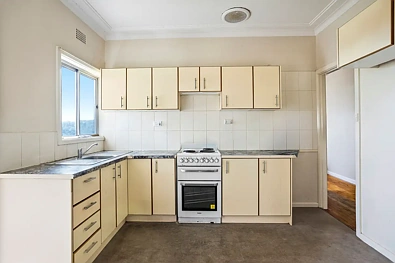 28 Bellevue Road, Figtree, NSW 2525, 4 rūma, 1 rūma horoi, House