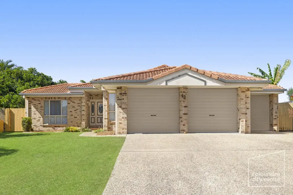 Pelican Waters 4Kwarto Grand Designs meets Blue Chip Coastal Lifestyle