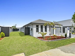 40 Bearberry St, Banksia Beach