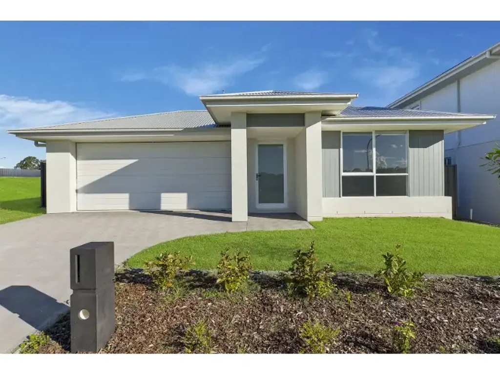 NEAR MODERN FAMILY HOME IN GREAT LOCATION
