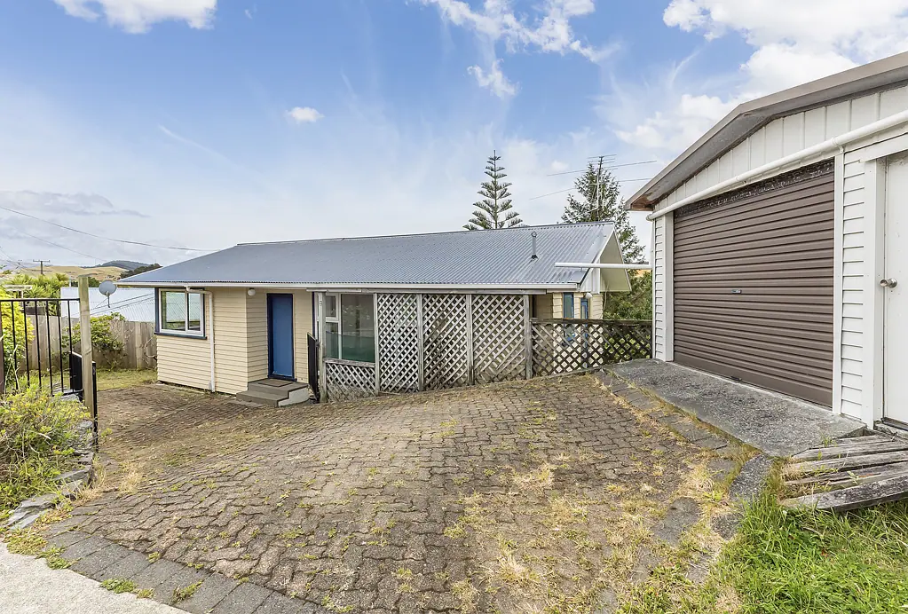 2 Mark Avenue, Paparangi, Wellington