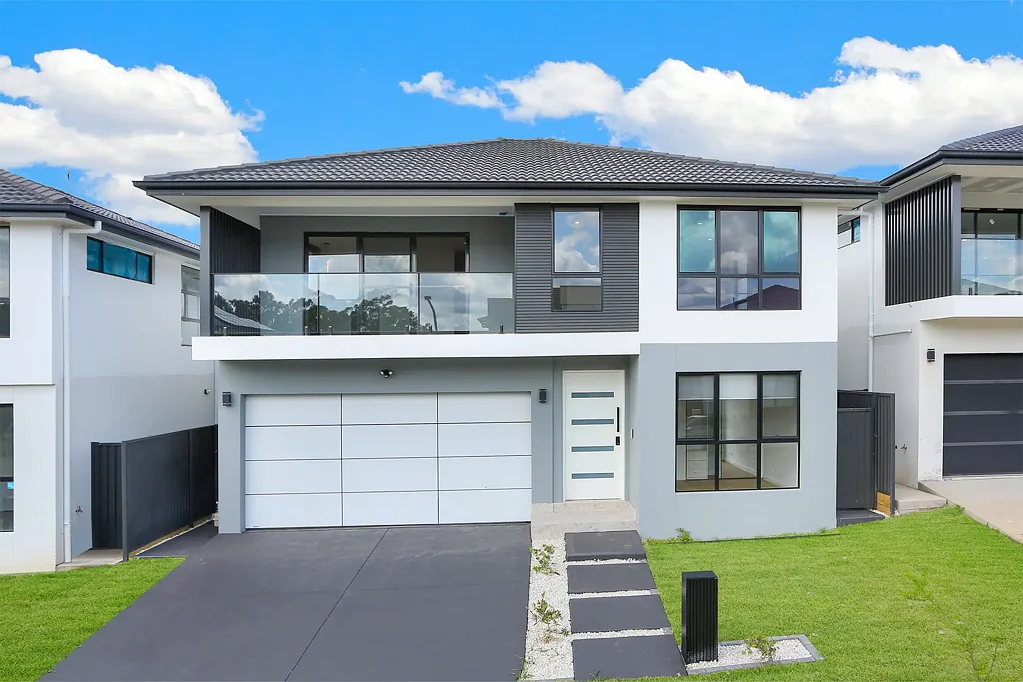 Box Hill 4chambre 4 BED ( 1 PARENT ROOM ON GROUND FLOOR ) FULL 3 BATH ( READY HOME )