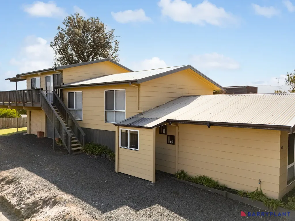 Cape Woolamai 5침실 Perfect Coastal Retreat – Just 350m from the Beach!