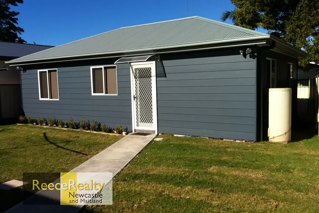 STUDENT ACCOMMODATION - 4 BEDROOM GRANNY FLAT