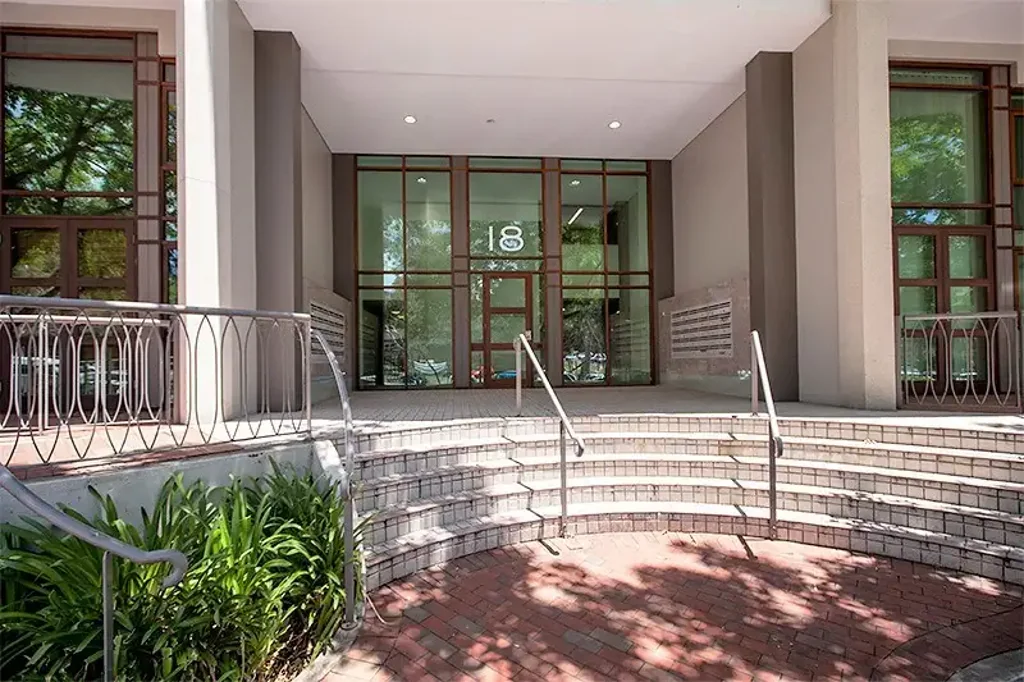 Executive One Bedroom Unit in Manuka Plaza