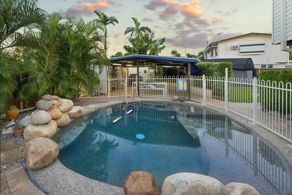 Dual Living Delight in Mount Louisa – Pool, Shed, Solar & Two Additional Rooms Downstairs!