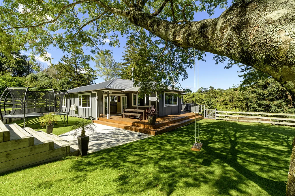 Kaimai Lifestyle, income and riverfront adventure