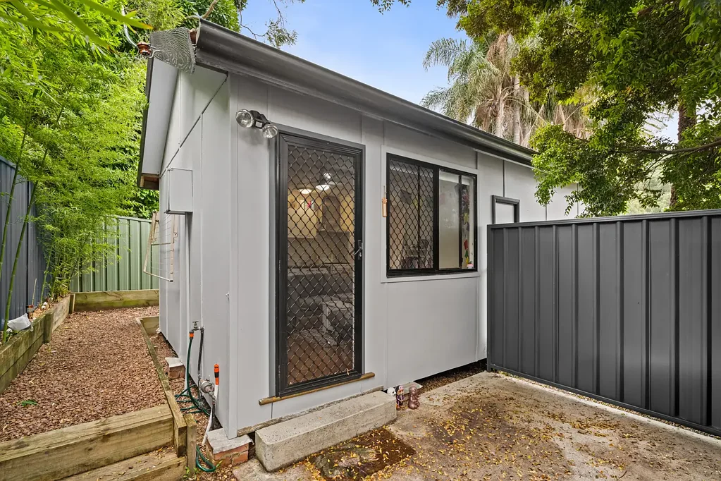 Private Rear Studio in Convenient Tascott Location
