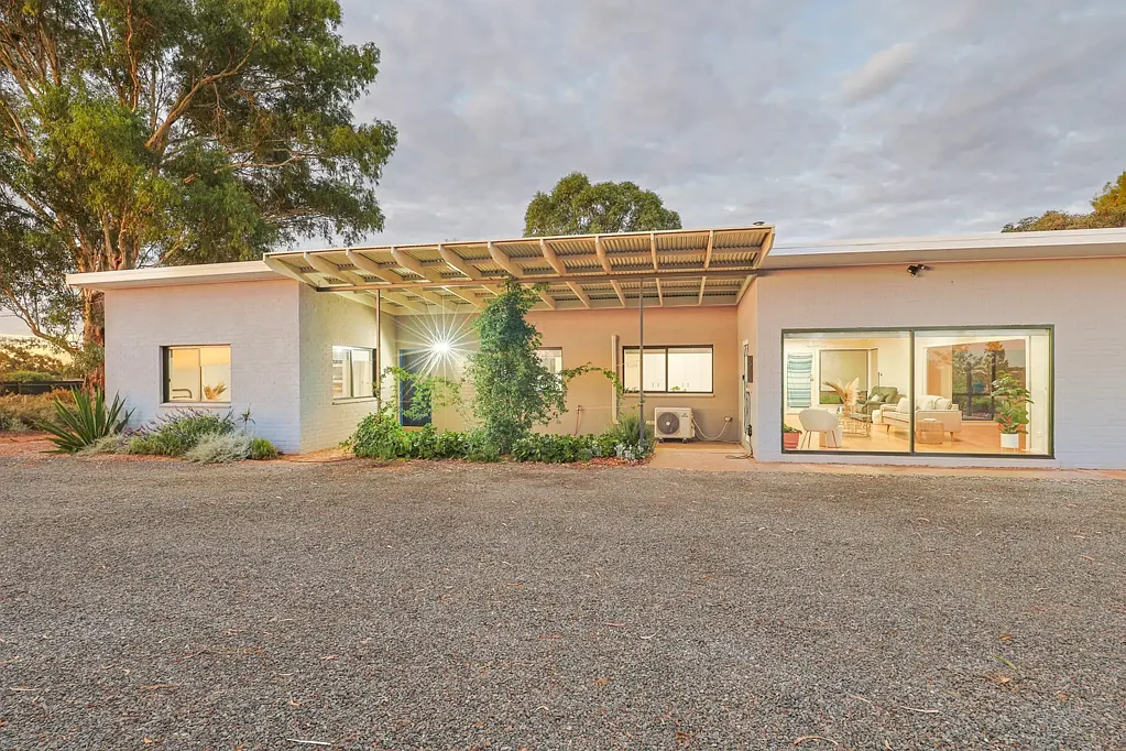 384 Silver City Highway, Wentworth, NSW 2648
