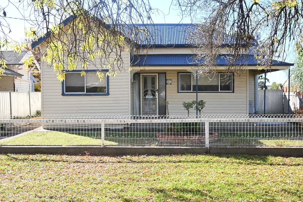 Inglewood 3 Bedroom Terrific position, Centre of Town