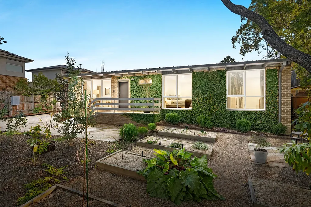 171 Lincoln Road, Croydon, VIC 3136, 3 Bedrooms, 2 Bathrooms, Unit