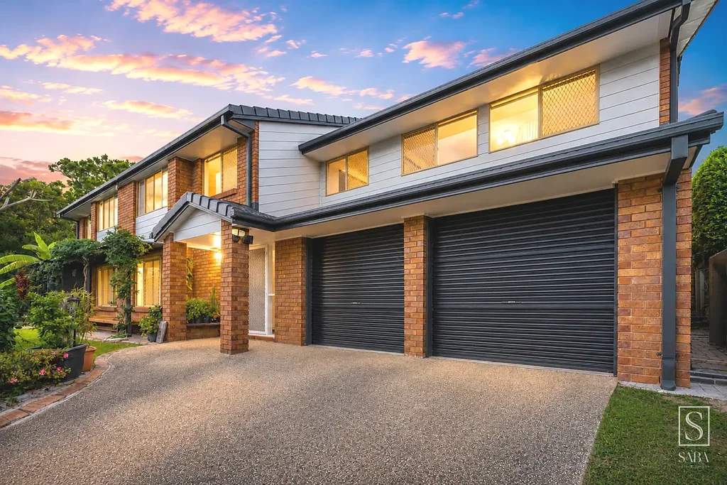 Sinnamon Park 5غرفة نوم Elevated Family Living with Panoramic Views in Prestigious Locale!
