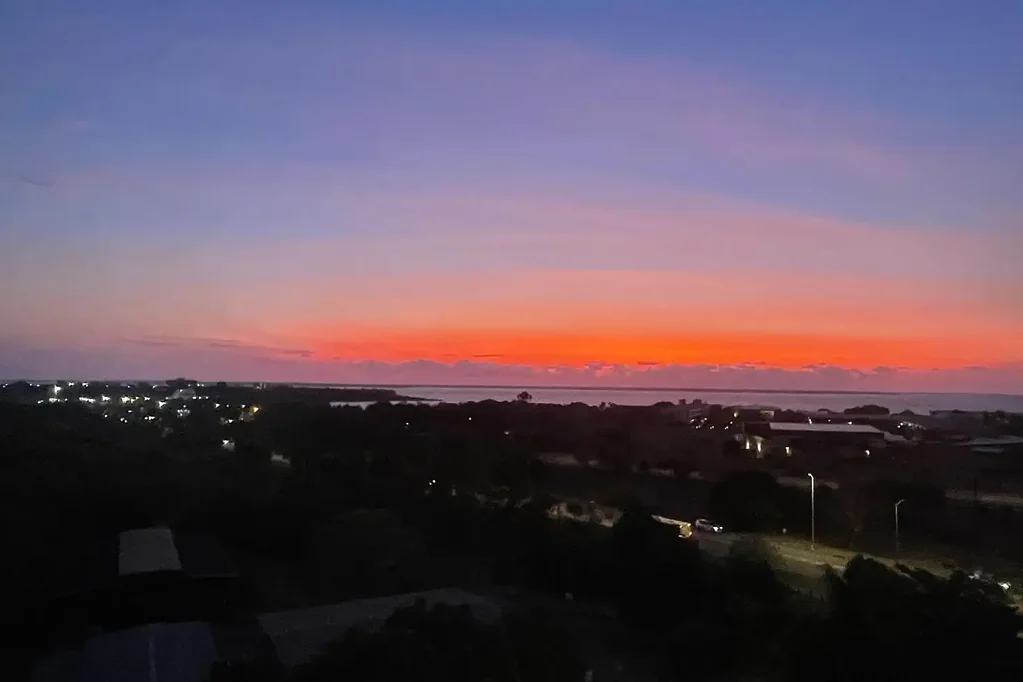 Executive Escape - Sensational Sunsets - Exceptional Lifestyle - 3 Car Parks