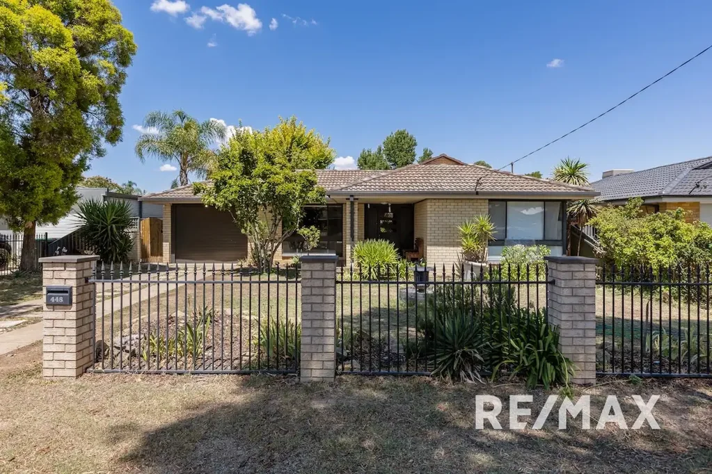 448 Lake Albert Road, Lake Albert, NSW 2650