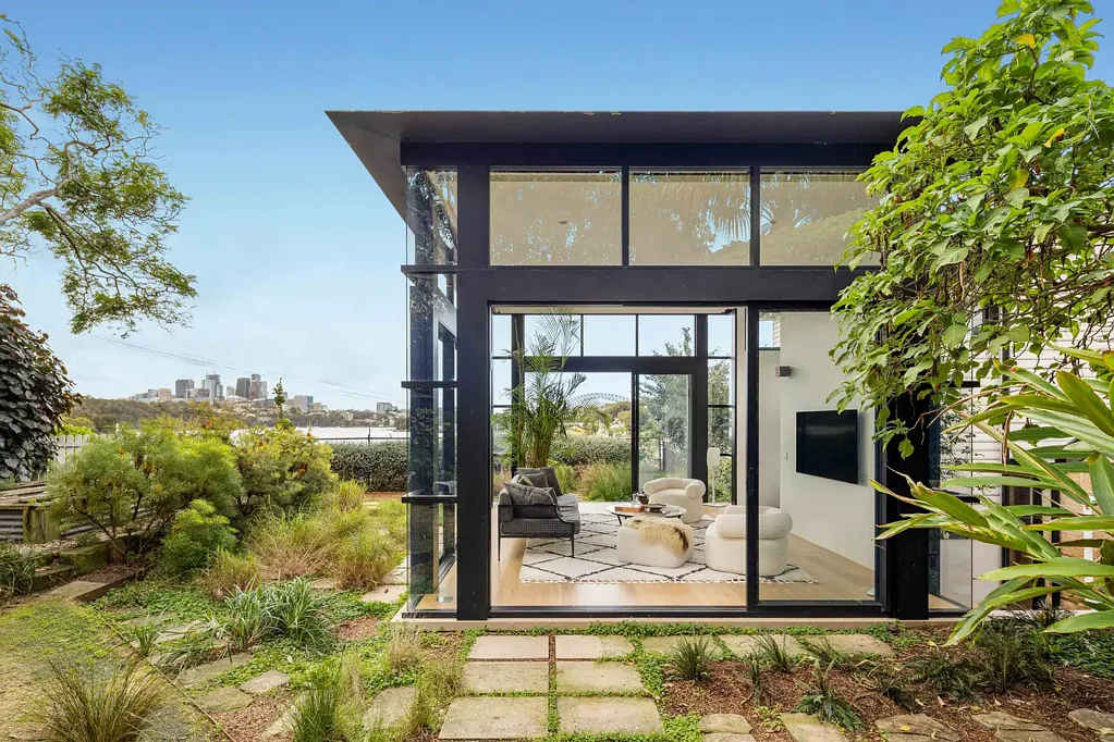Balmain 5Moenga Harbourside sandstone landmark, spectacular Bridge/Harbour views