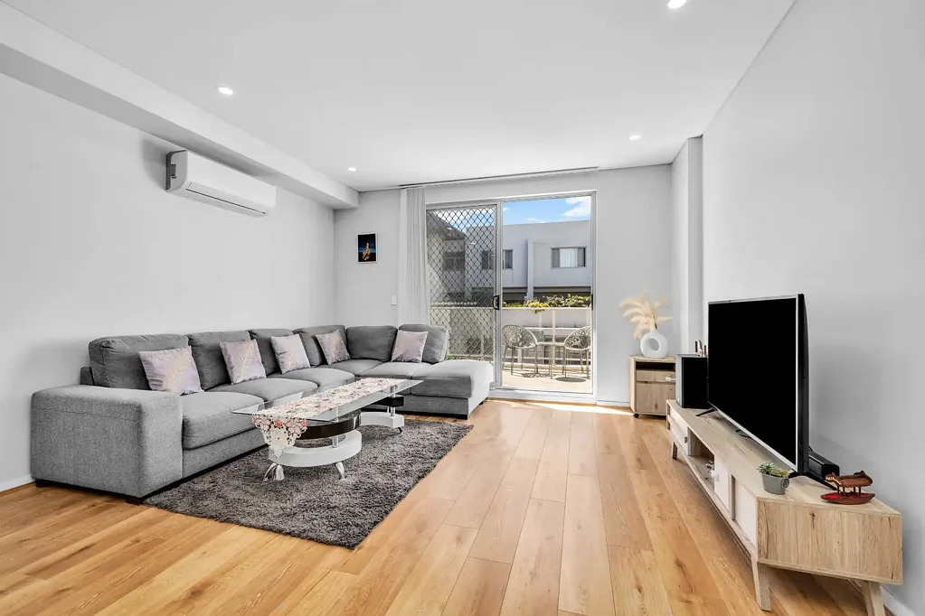 Quakers Hill 2 Slaapkamer Two-Storey Style, One Unbeatable Location!